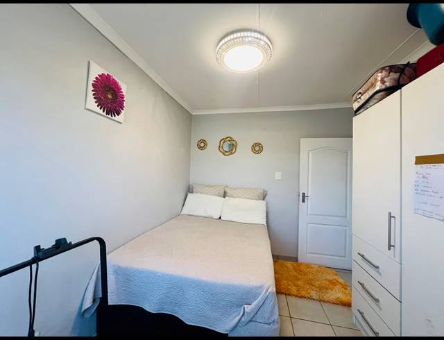 2 BEDROOM APARTMENT FOR SALE IN NEWLANDS EAST